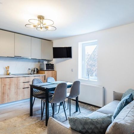 Long Street Suites براشوف المظهر الخارجي الصورة
